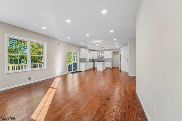 6 Chamberlain Ln, Mount Olive Twp., NJ 07828