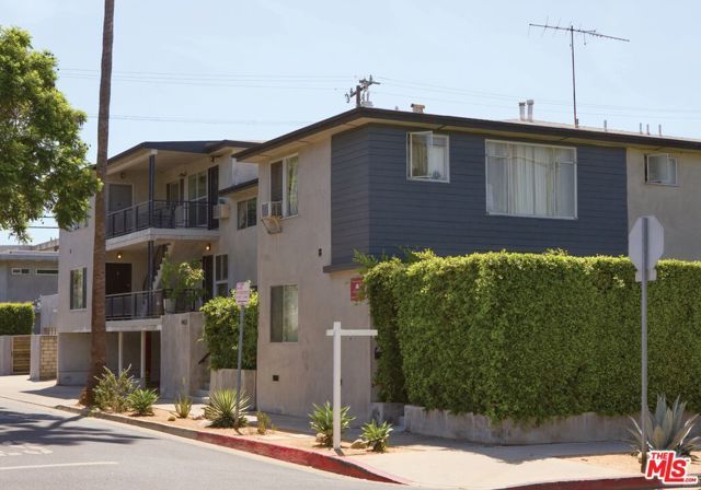 7452 Romaine Street, West Hollywood, CA 90046
