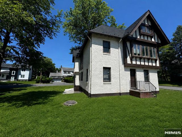 60 Westervelt Avenue, Tenafly, NJ 07670