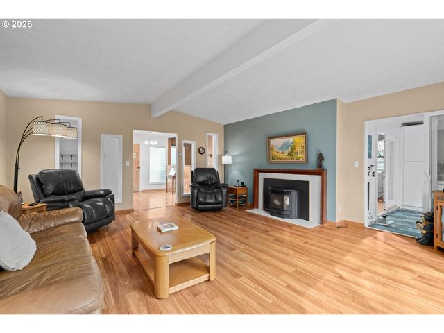 630 SKY Ln, Forest Grove, OR 97116