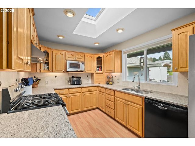 630 SKY Ln, Forest Grove, OR 97116
