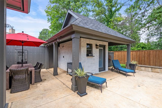 110 Red Oak Drive, Krugerville, TX 76227