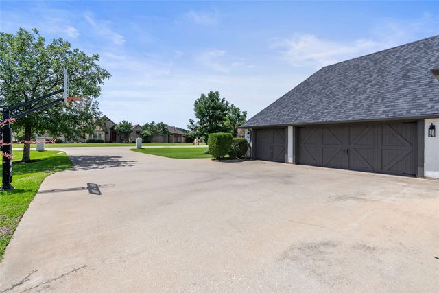 110 Red Oak Drive, Krugerville, TX 76227