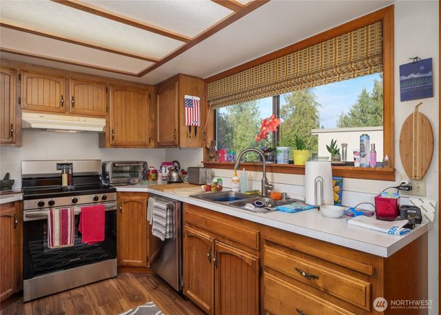 126 Leslie Lane, Sequim, WA 98382