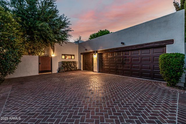9310 S BALA Drive, Tempe, AZ 85284