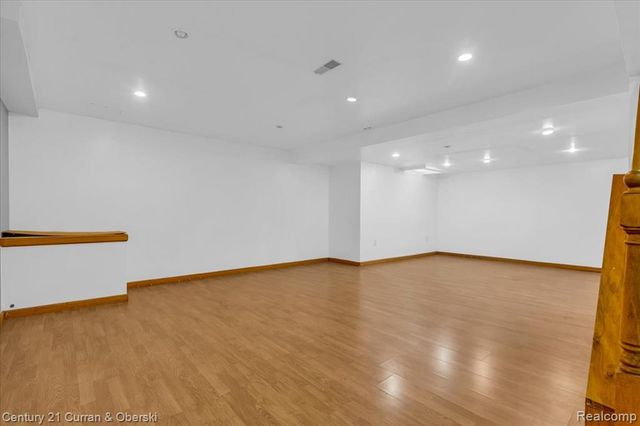 23264 Oakleigh Avenue, Trenton, MI 48183