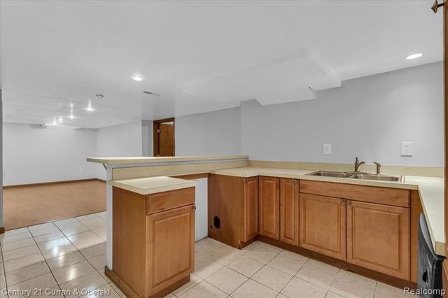 23264 Oakleigh Avenue, Trenton, MI 48183