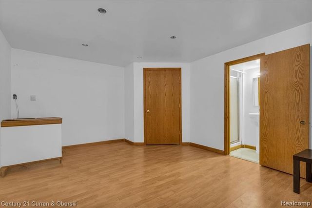 23264 Oakleigh Avenue, Trenton, MI 48183