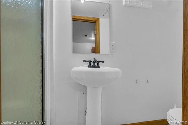 23264 Oakleigh Avenue, Trenton, MI 48183