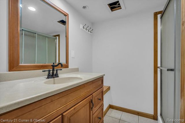 23264 Oakleigh Avenue, Trenton, MI 48183