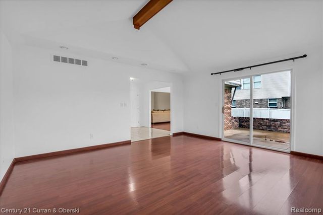 23264 Oakleigh Avenue, Trenton, MI 48183