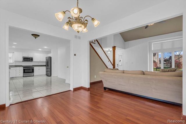 23264 Oakleigh Avenue, Trenton, MI 48183