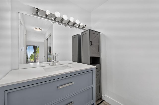 17051 NE 35TH Avenue 207, North Miami Beach, FL 33160