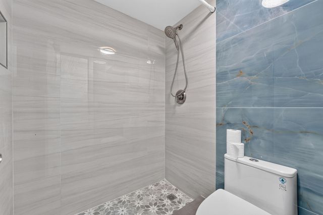 17051 NE 35TH Avenue 207, North Miami Beach, FL 33160