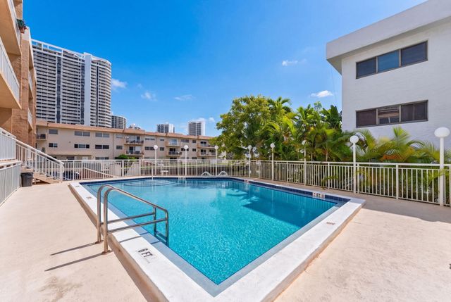 17051 NE 35TH Avenue 207, North Miami Beach, FL 33160