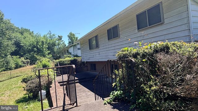 6000 LADD RD, Suitland, MD 20746