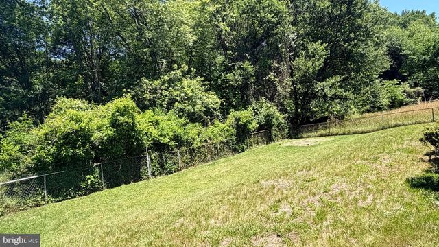 6000 LADD RD, Suitland, MD 20746