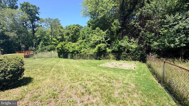 6000 LADD RD, Suitland, MD 20746