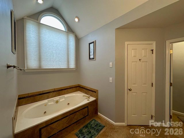 9207 Sandpiper Drive, Charlotte, NC 28277