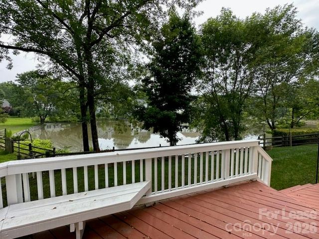 9207 Sandpiper Drive, Charlotte, NC 28277