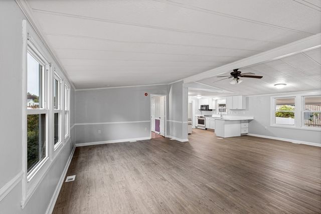 85 Narragansett, Plymouth, MA 02360