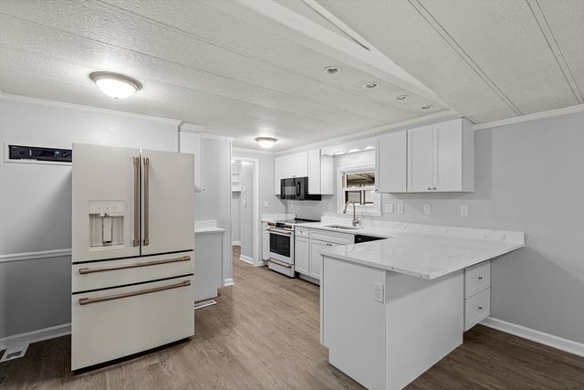 85 Narragansett, Plymouth, MA 02360