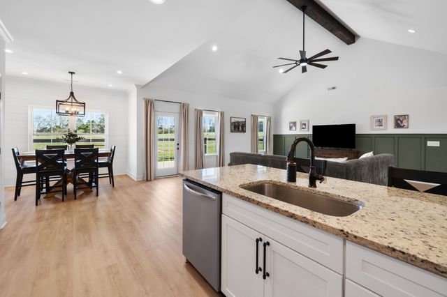 1314 Halls Mill Rd, Unionville, TN 37180