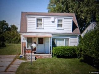 32409 Robeson Street, Saint Clair Shores, MI 48082