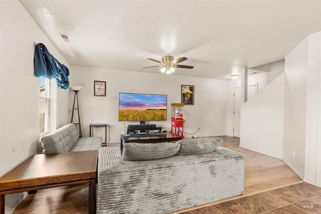 11800 Altamont St, Caldwell, ID 83605