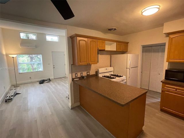 1610 NE 110th Ter 0, Miami, FL 33161