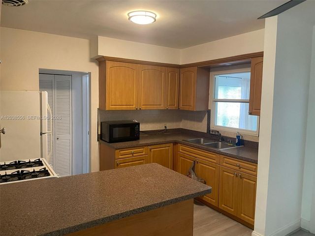 1610 NE 110th Ter 0, Miami, FL 33161