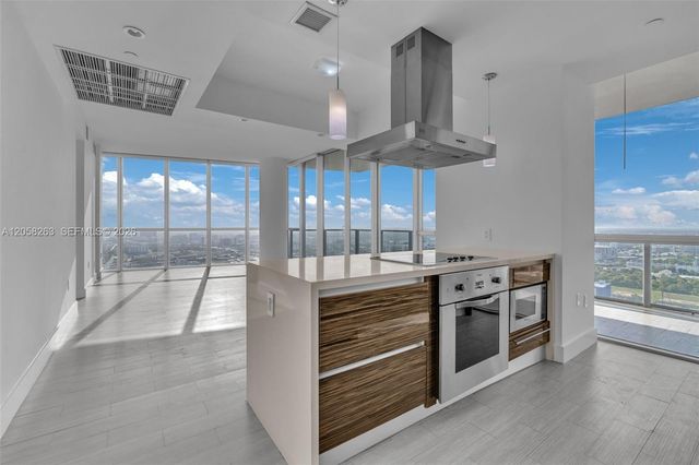 1100 Biscayne Boulevard 4308, Miami, FL 33132