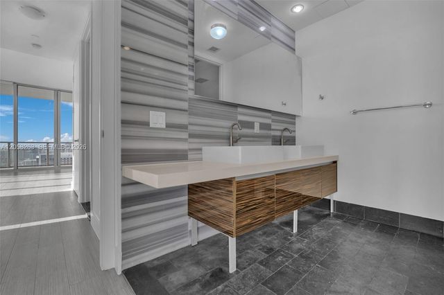 1100 Biscayne Boulevard 4308, Miami, FL 33132