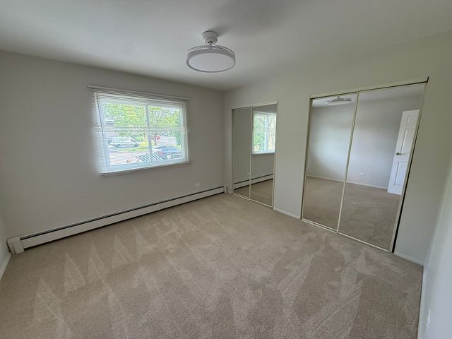 9S220 Lake Drive 16A-102, Willowbrook, IL 60527