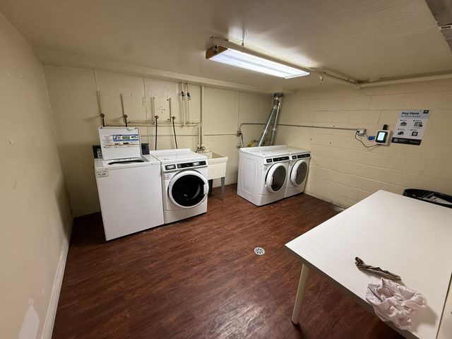 9S220 Lake Drive 16A-102, Willowbrook, IL 60527