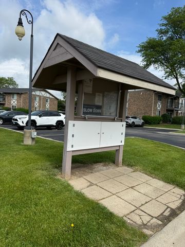 9S220 Lake Drive 16A-102, Willowbrook, IL 60527