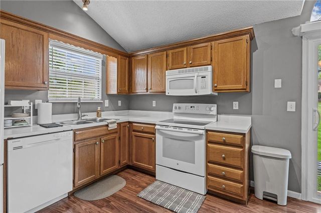 600 SE Steeple Court, Blue Springs, MO 64014