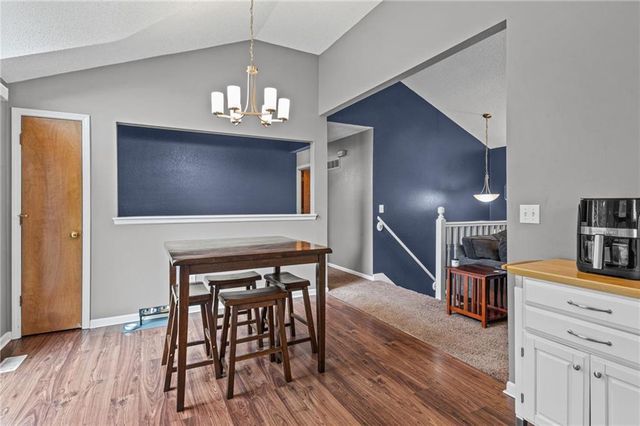 600 SE Steeple Court, Blue Springs, MO 64014