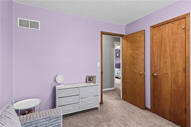 600 SE Steeple Court, Blue Springs, MO 64014