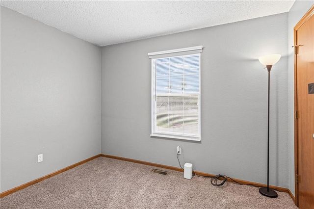 600 SE Steeple Court, Blue Springs, MO 64014