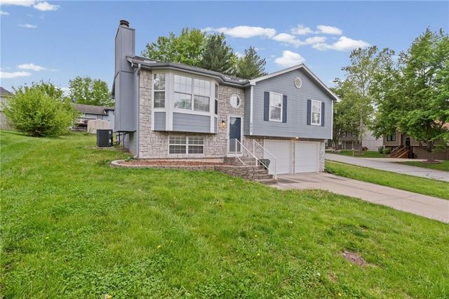 600 SE Steeple Court, Blue Springs, MO 64014