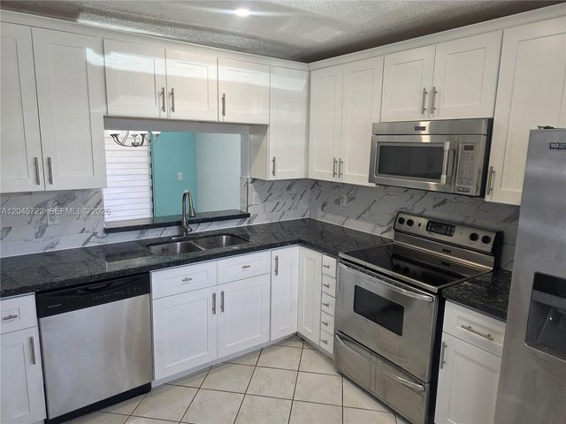 6119 NW 171st Street 6116, Hialeah, FL 33015