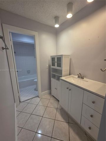 6119 NW 171st Street 6116, Hialeah, FL 33015