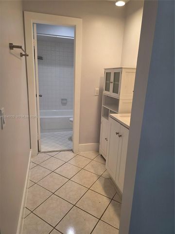 6119 NW 171st Street 6116, Hialeah, FL 33015