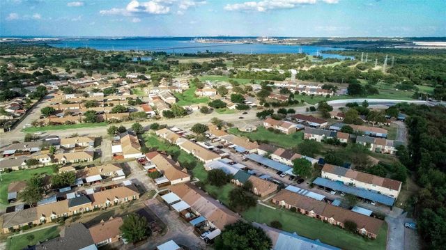 5 E Townhouse Lane, Grand Prairie, TX 75052