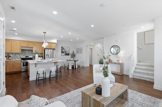 125 Maidenhair Terrace, Sunnyvale, CA 94086