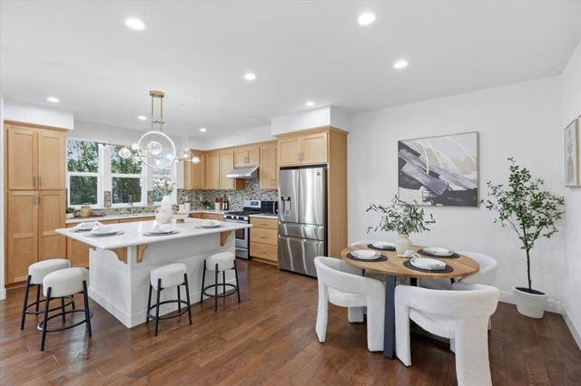 125 Maidenhair Terrace, Sunnyvale, CA 94086