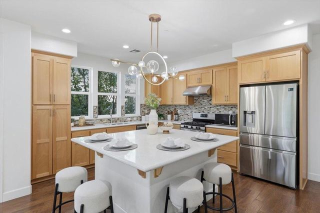 125 Maidenhair Terrace, Sunnyvale, CA 94086