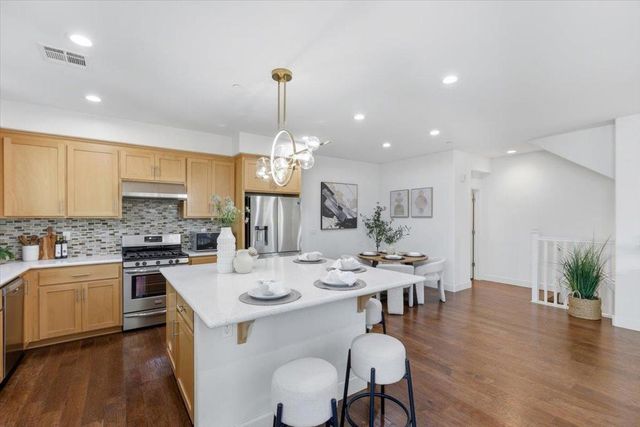 125 Maidenhair Terrace, Sunnyvale, CA 94086