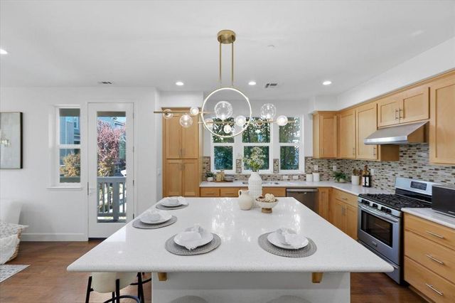 125 Maidenhair Terrace, Sunnyvale, CA 94086